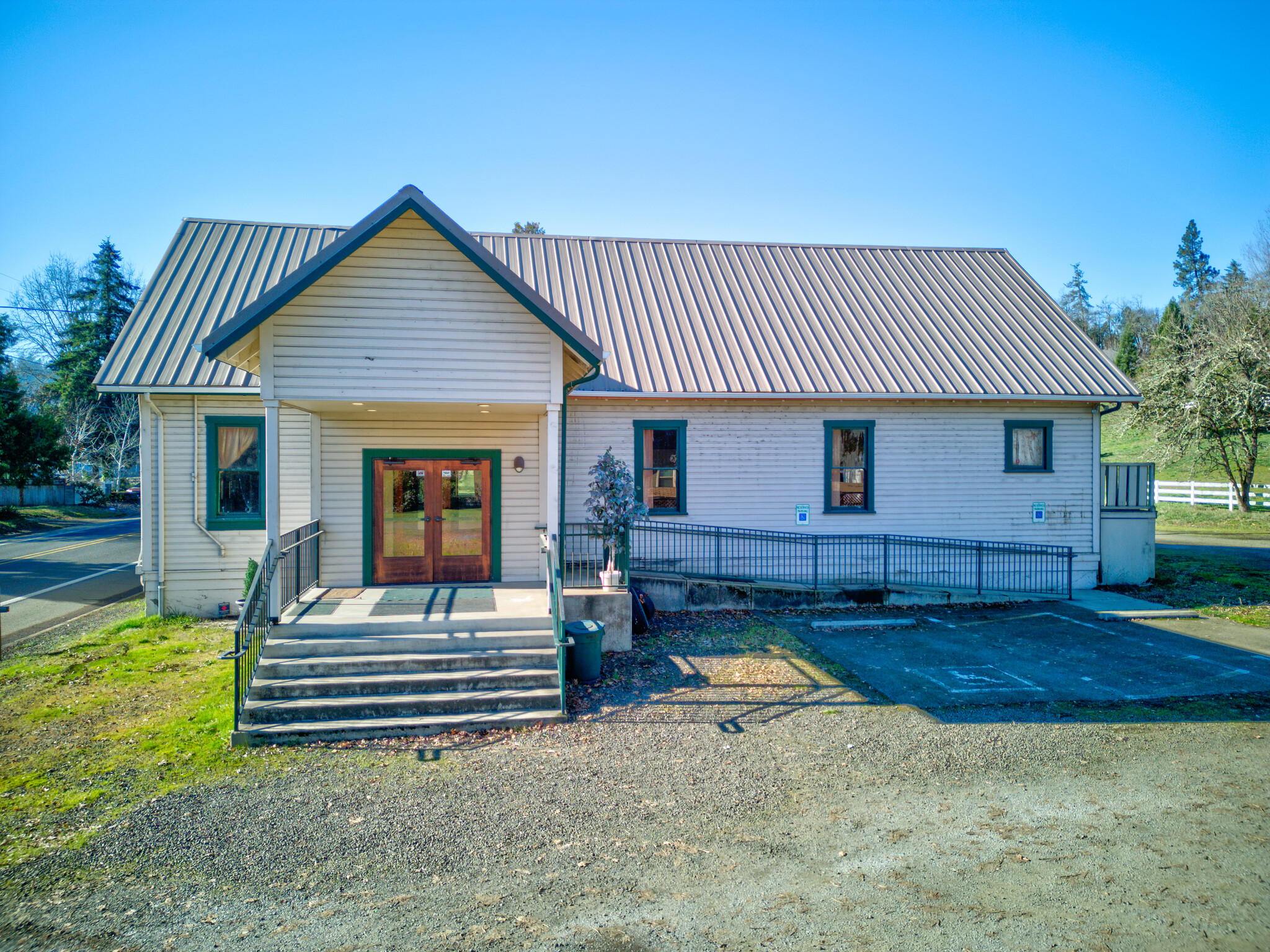 3811 Melrose Rd, Roseburg, OR for Sale