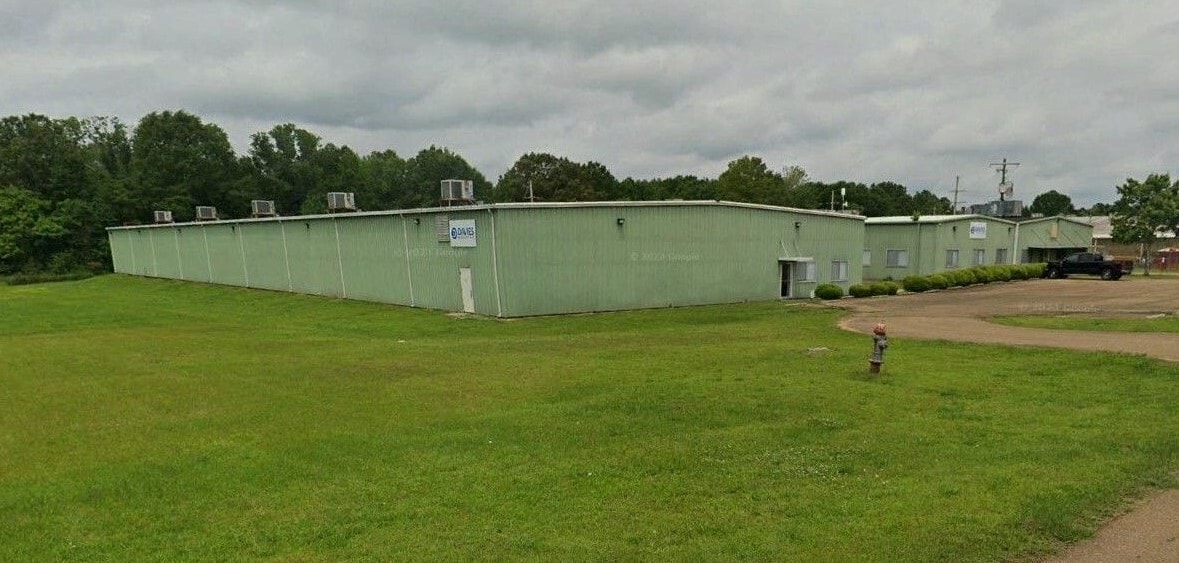 120 Saint Charles Ave, Flora, MS for Rent
