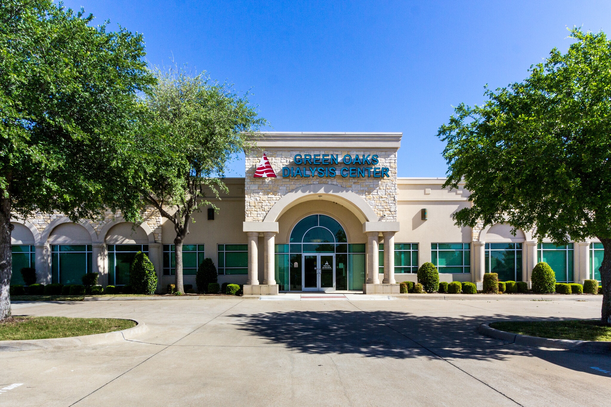 1950 NE Green Oaks Blvd, Arlington, TX for Sale