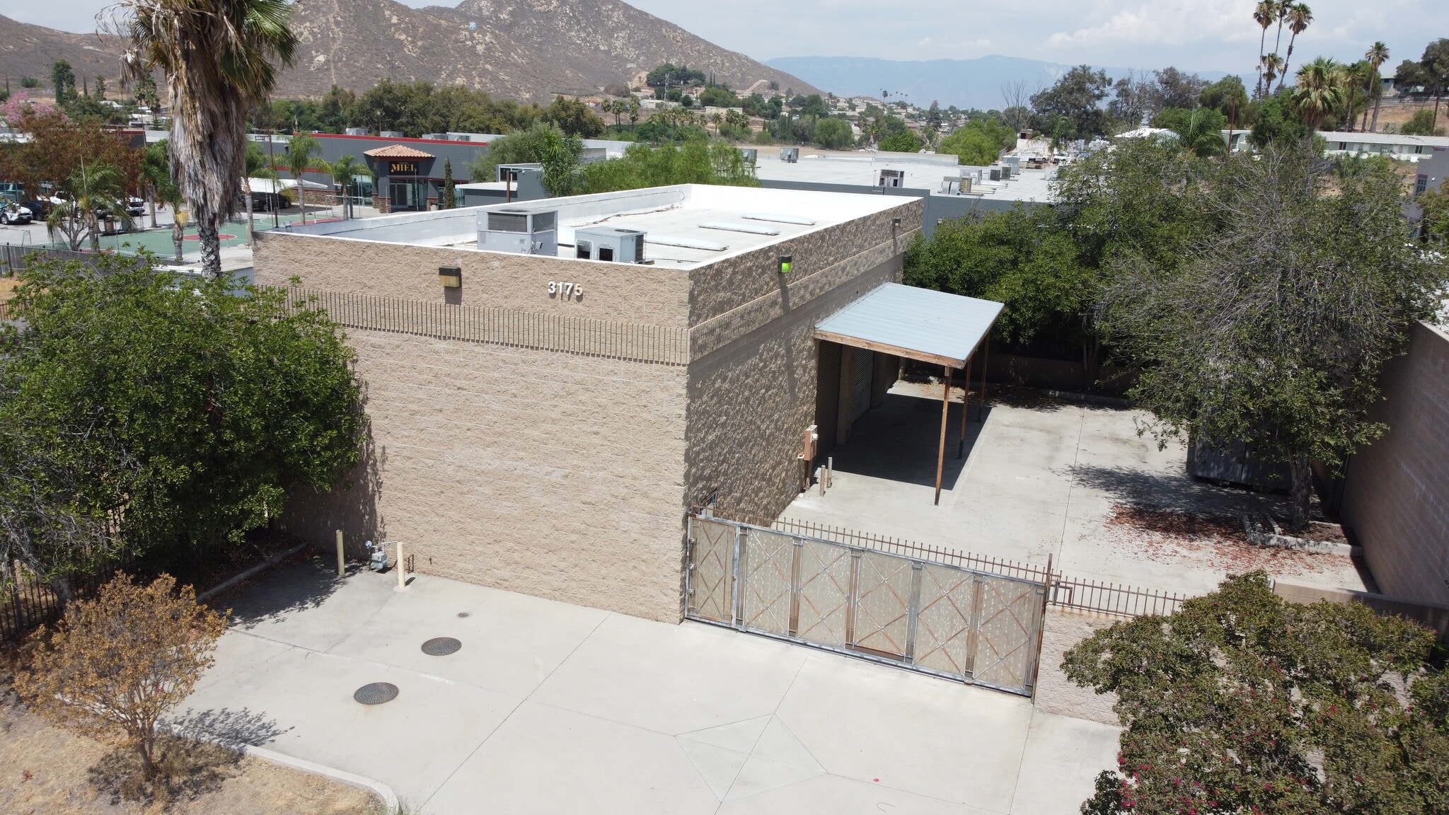 3175 Kluk Ln, Riverside, CA for Sale