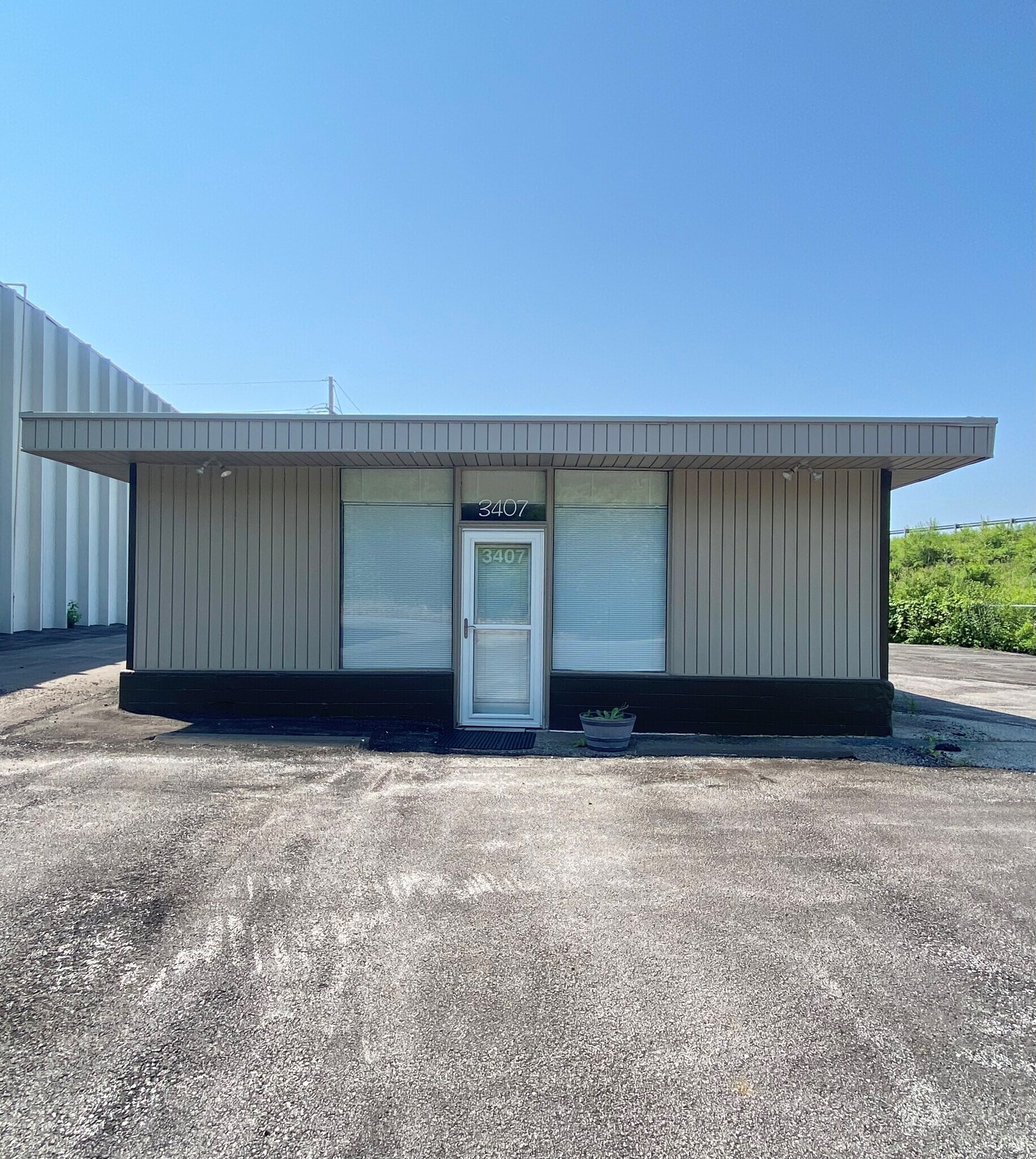 3407 NW Vivion Rd, Riverside, MO for Rent