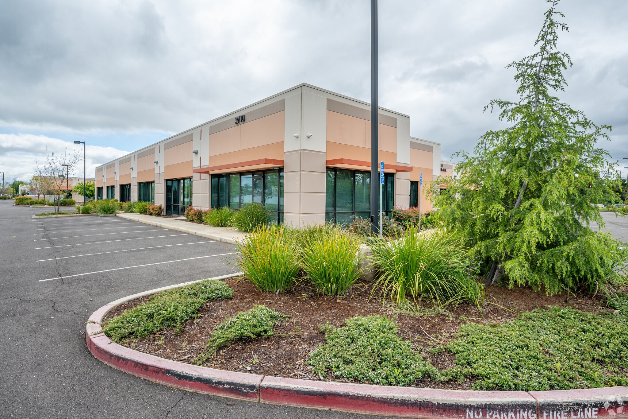 3710 Happy Ln, Sacramento, CA for Rent