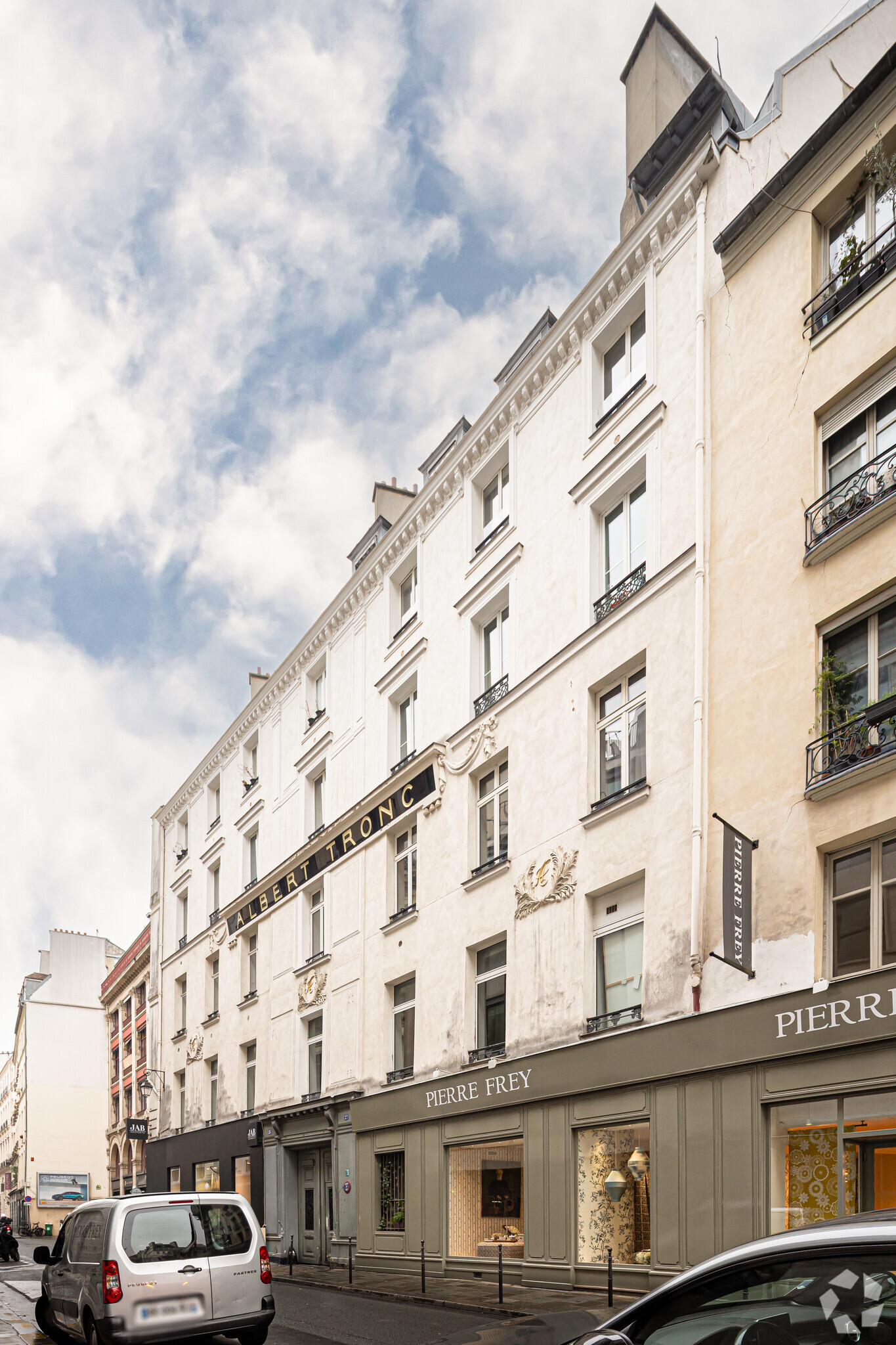 25 Rue Du Mail, Paris, PAR for Rent