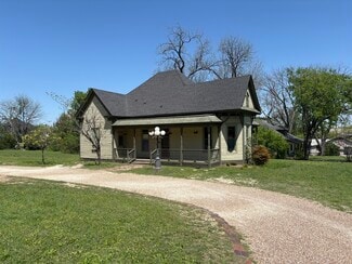 Waxahachie, TX Office/Retail - 612 S Rogers St
