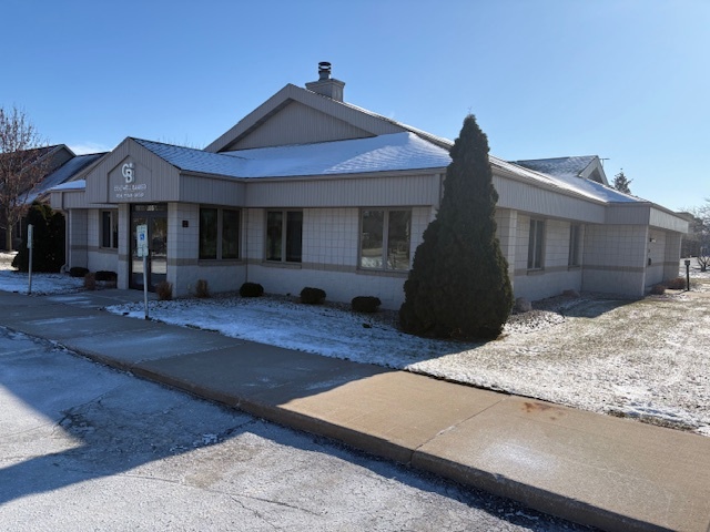 105 E Bell St, Neenah, WI for Rent