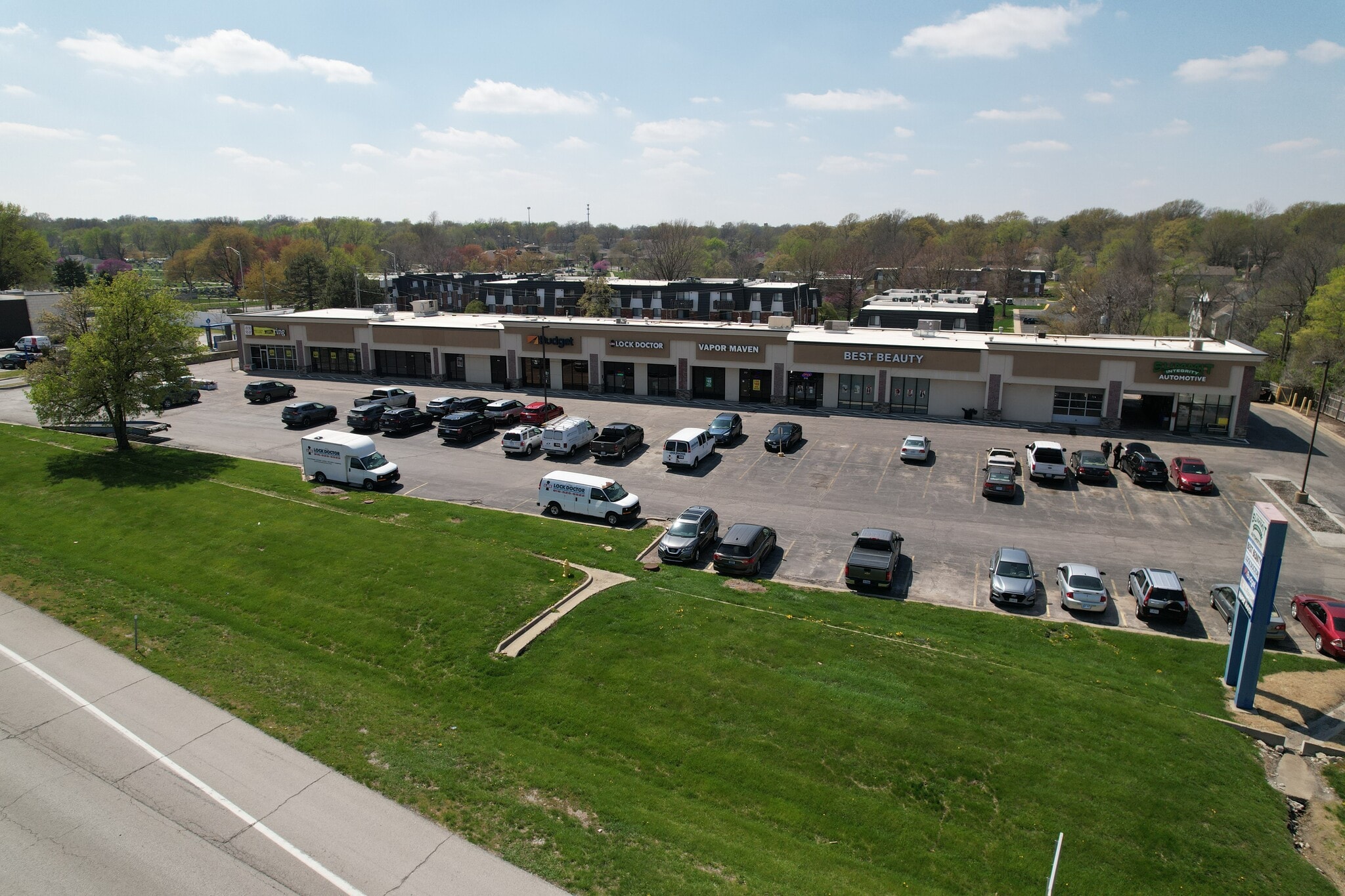 300-320 NE 291 Hwy, Lee's Summit, MO for Rent