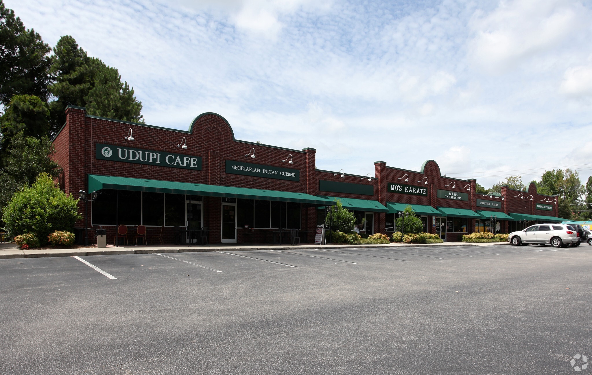 590 E Chatham St, Cary, NC for Rent