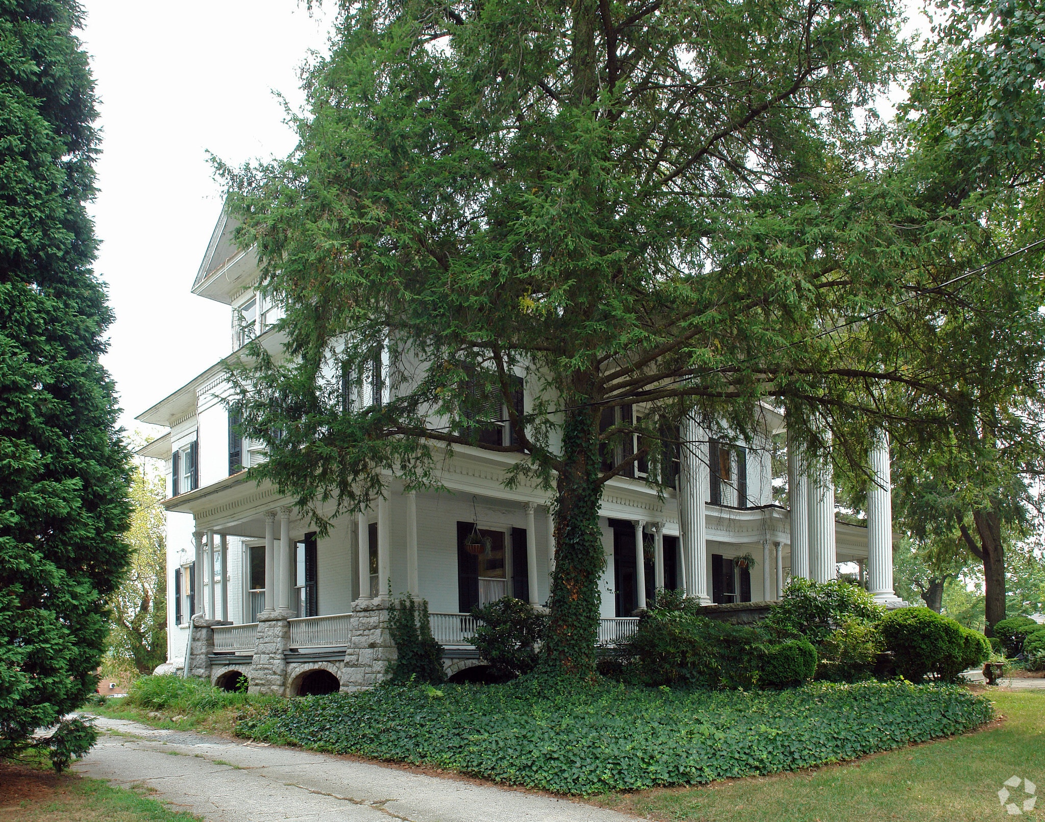 952 W Fourth St, Winston-Salem, NC for Rent