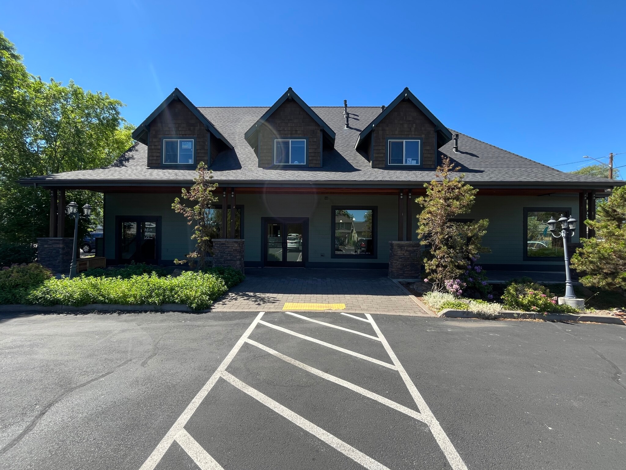 222 NW 7th St, Redmond, OR for Rent