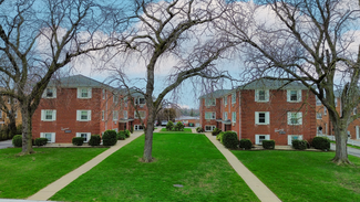 Park Ridge, IL Apartments - 1860-1900 Parkside Dr
