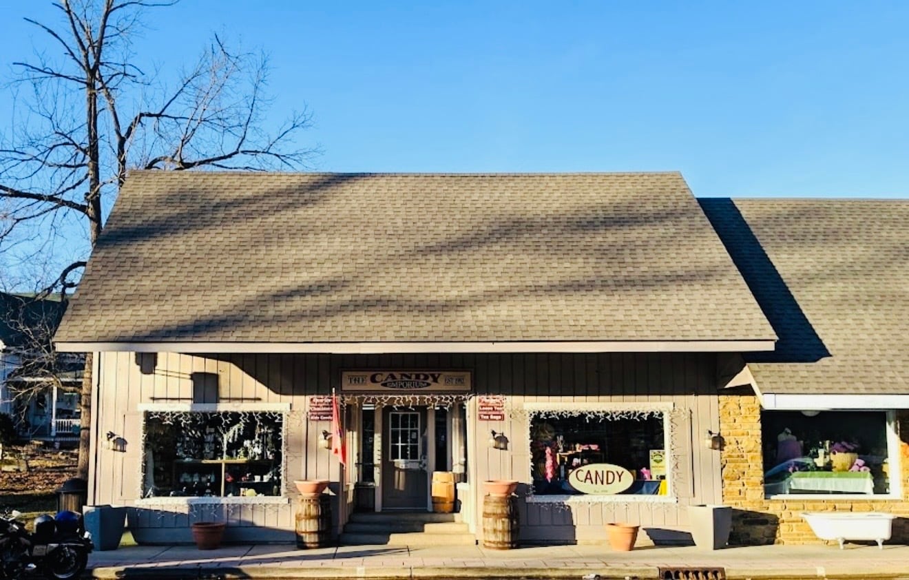 58 W Main St, Nashville, IN for Sale