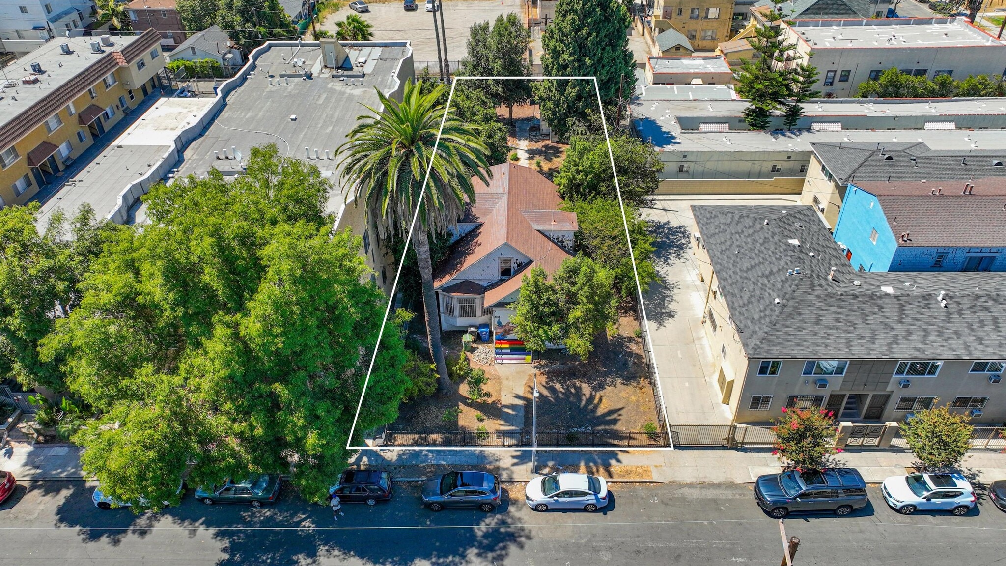 3015 Shrine Pl, Los Angeles, CA for Sale
