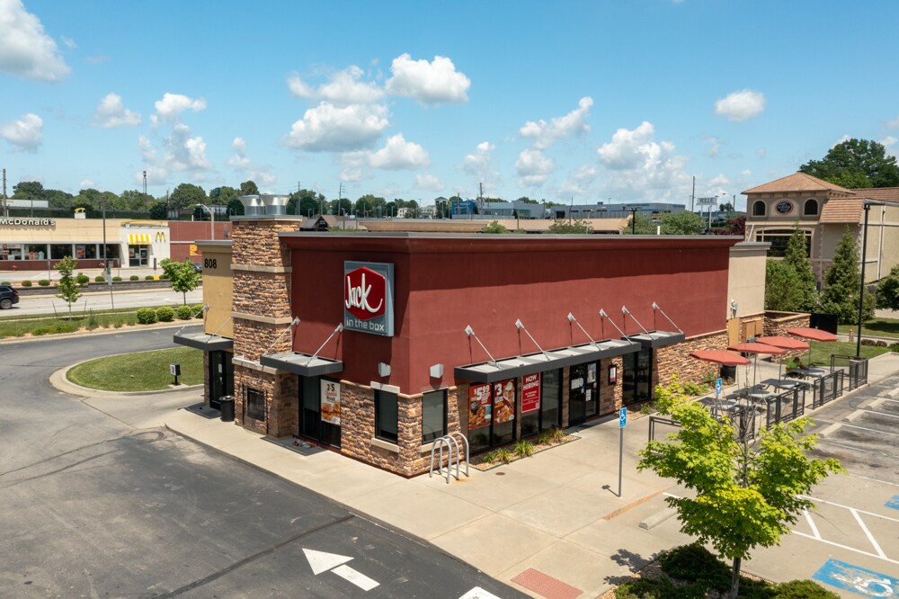808 NW State Route 7, Blue Springs, MO for Rent