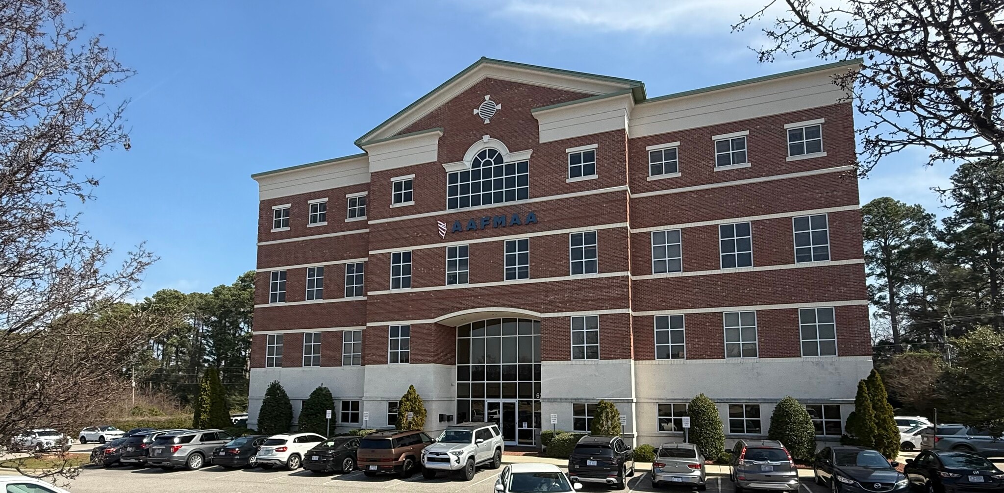 639 Executive Pl, Fayetteville, NC for Rent