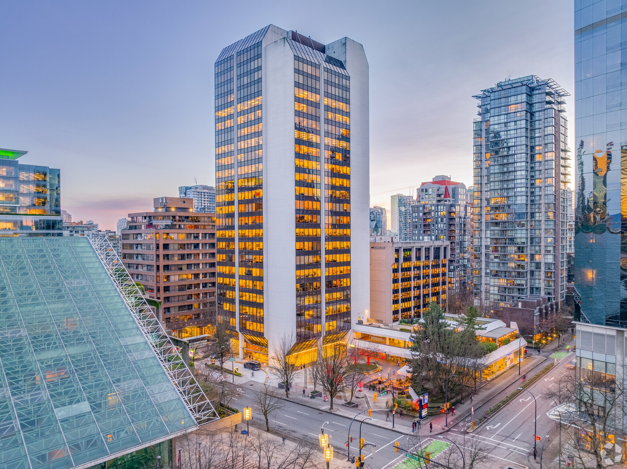 808-888 Nelson St, Vancouver, BC for Rent