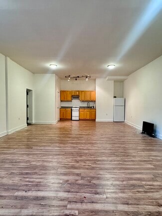 Brooklyn, NY Retail - 210 Humboldt St Brooklyn, NY Retail - 210 Humboldt St