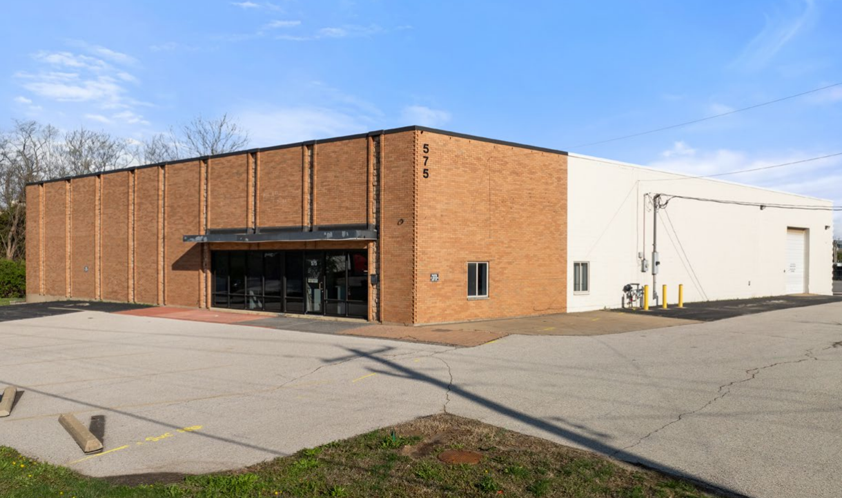 575 Fee Fee Rd, Maryland Heights, MO for Rent