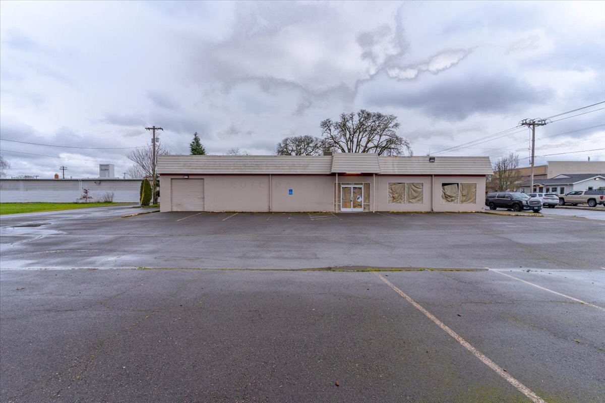 1590 12th St SE, Salem, OR for Rent