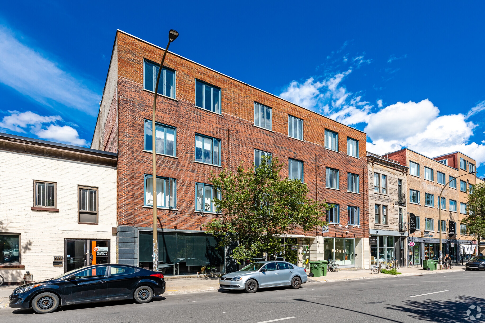 5369 Boul Saint-Laurent, Montréal, QC for Rent
