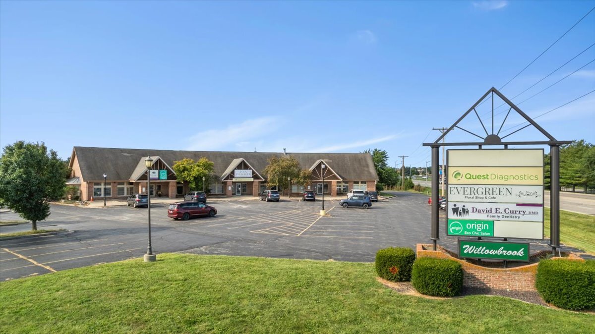 3111-3131 Robbins Rd, Springfield, IL for Rent