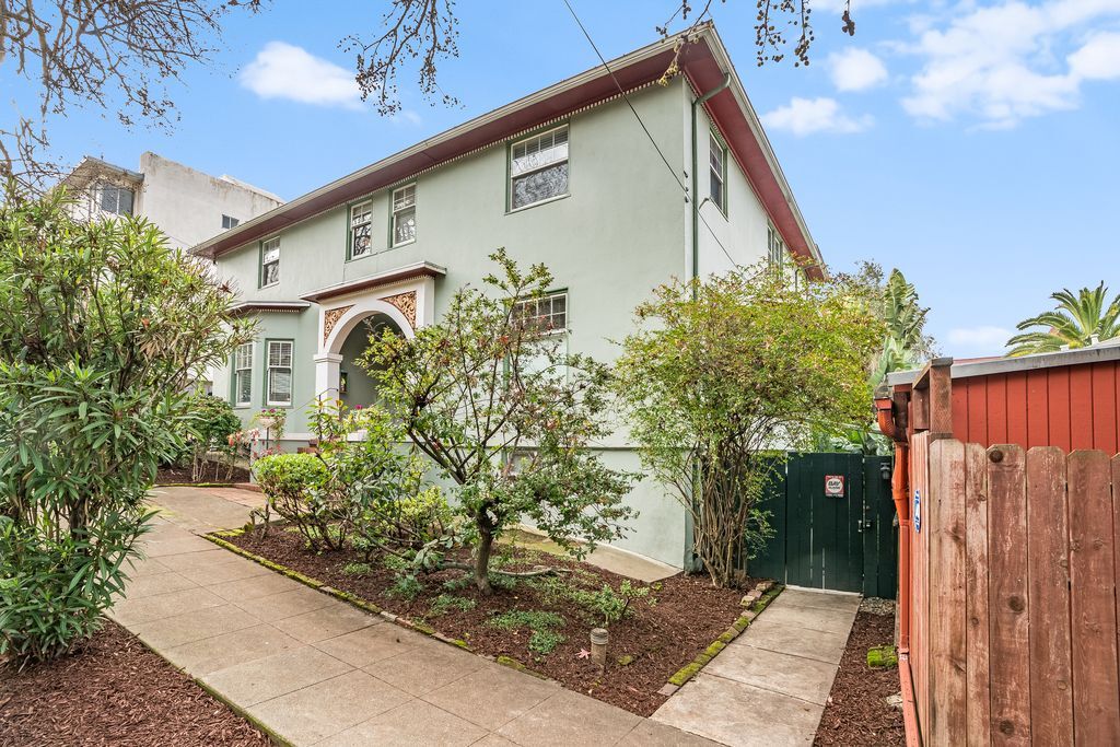 95 Moss Ave, Oakland, CA for Sale