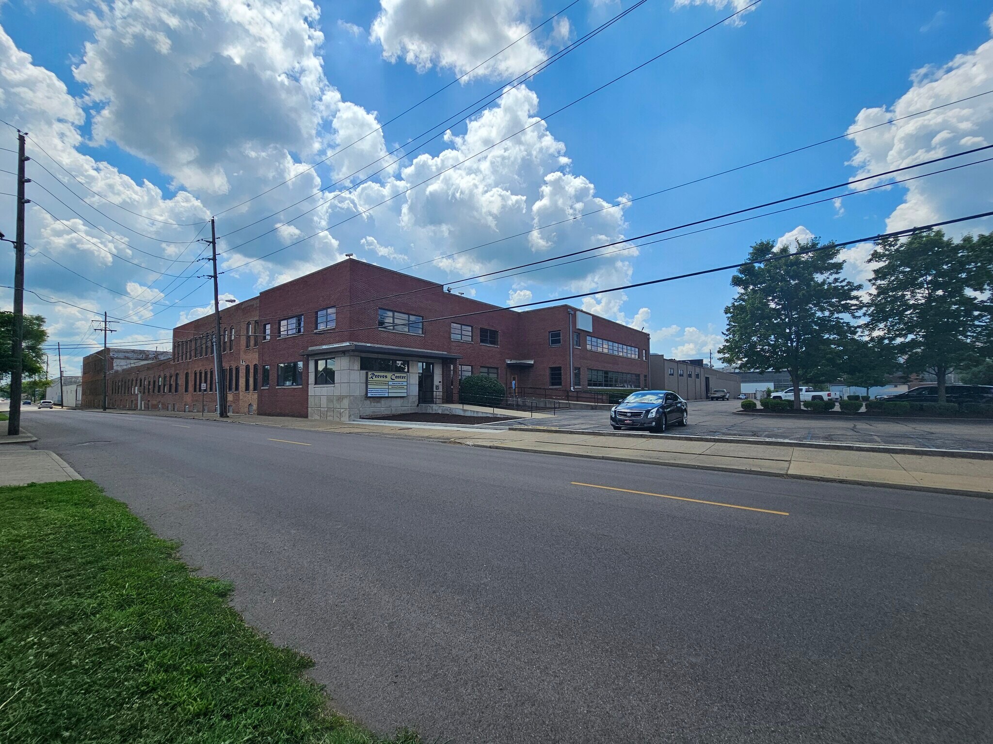 1225 7th St, Columbus, IN for Rent