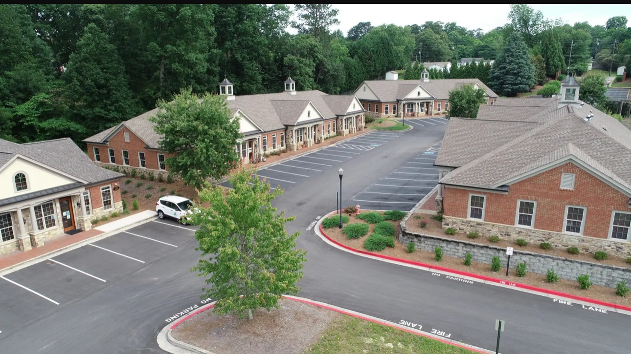 514 W Maple St, Cumming, GA for Rent