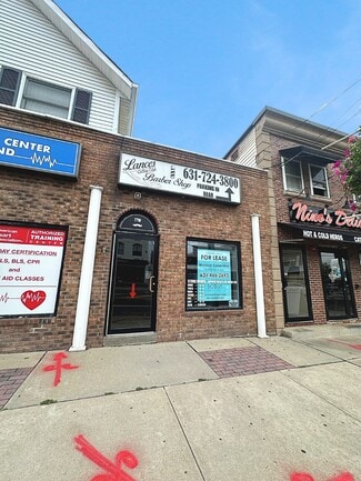 Smithtown, NY Retail - 77-89 W Main St