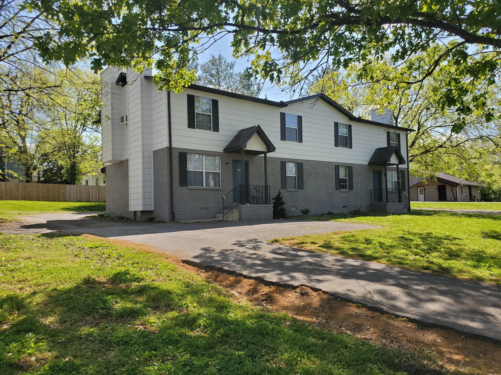 200-208 E Palestine Ave, Madison, TN for Sale