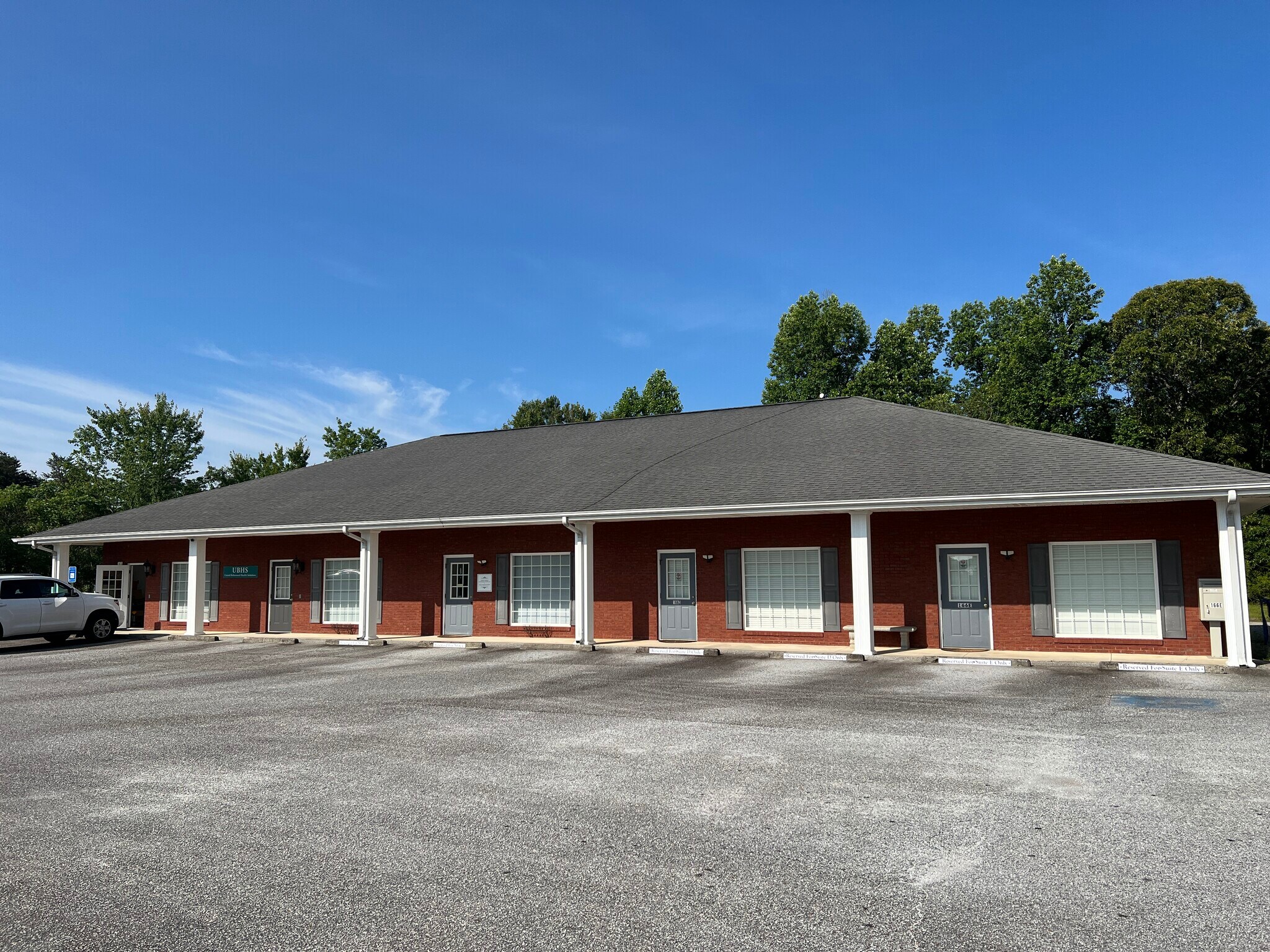166 Commerce Pky Cornelia, GA 30531 Office Property for Lease on