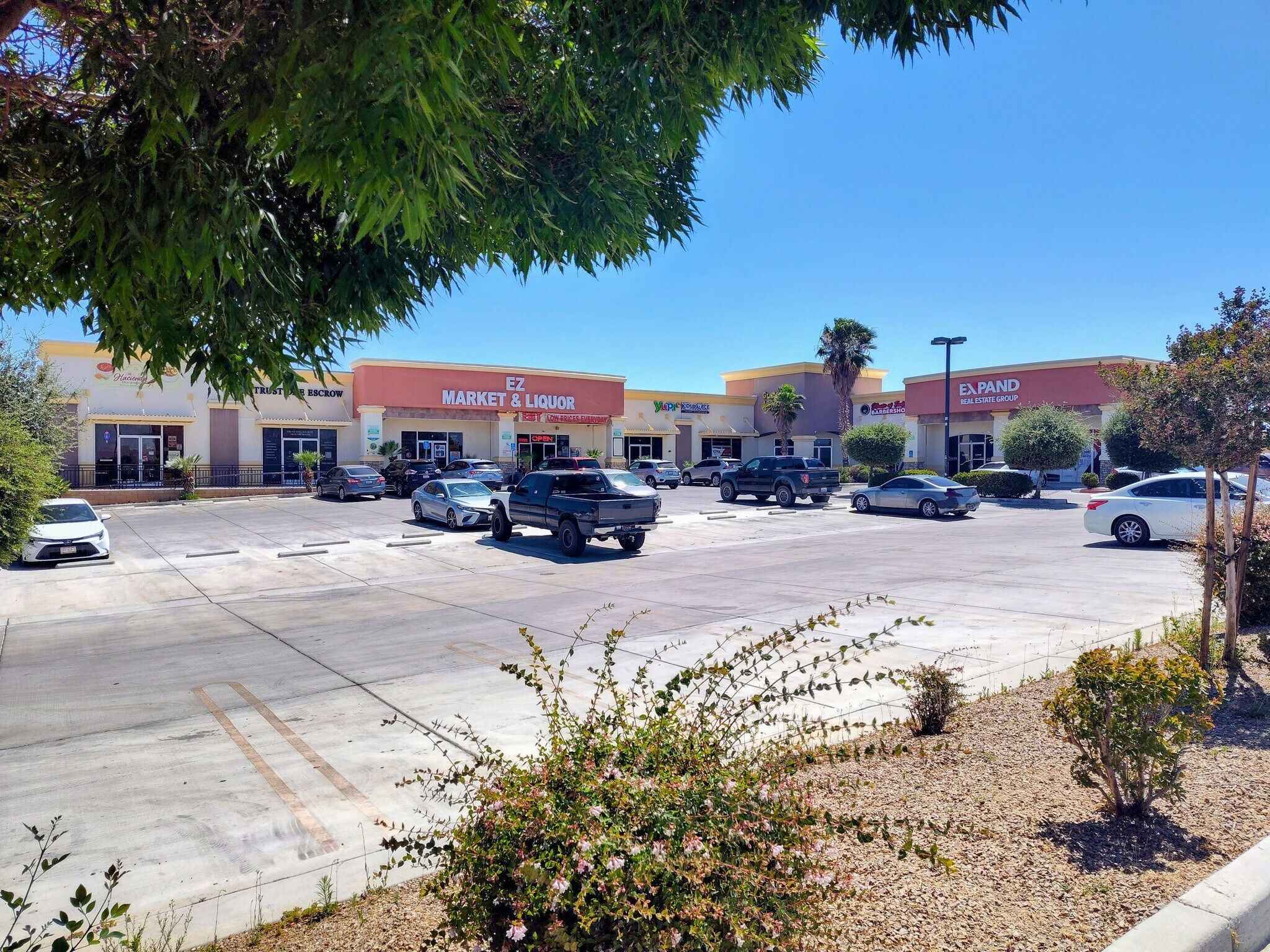 11850 Hesperia Rd, Hesperia, CA for Rent