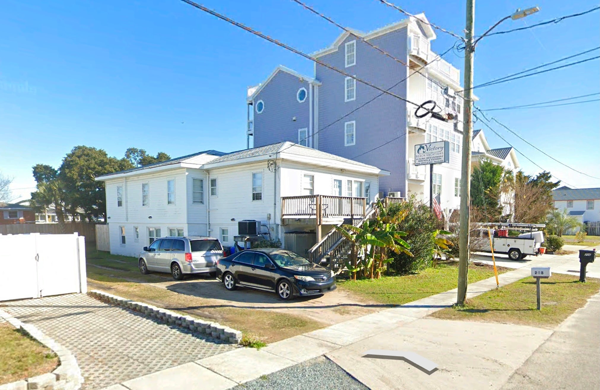 208 Fayetteville Ave, Carolina Beach, NC for Sale