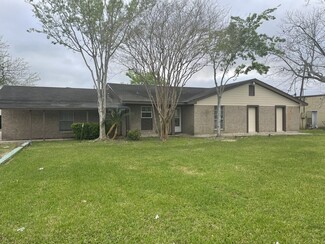 Friendswood, TX Office/Retail - 104 Pecan Dr