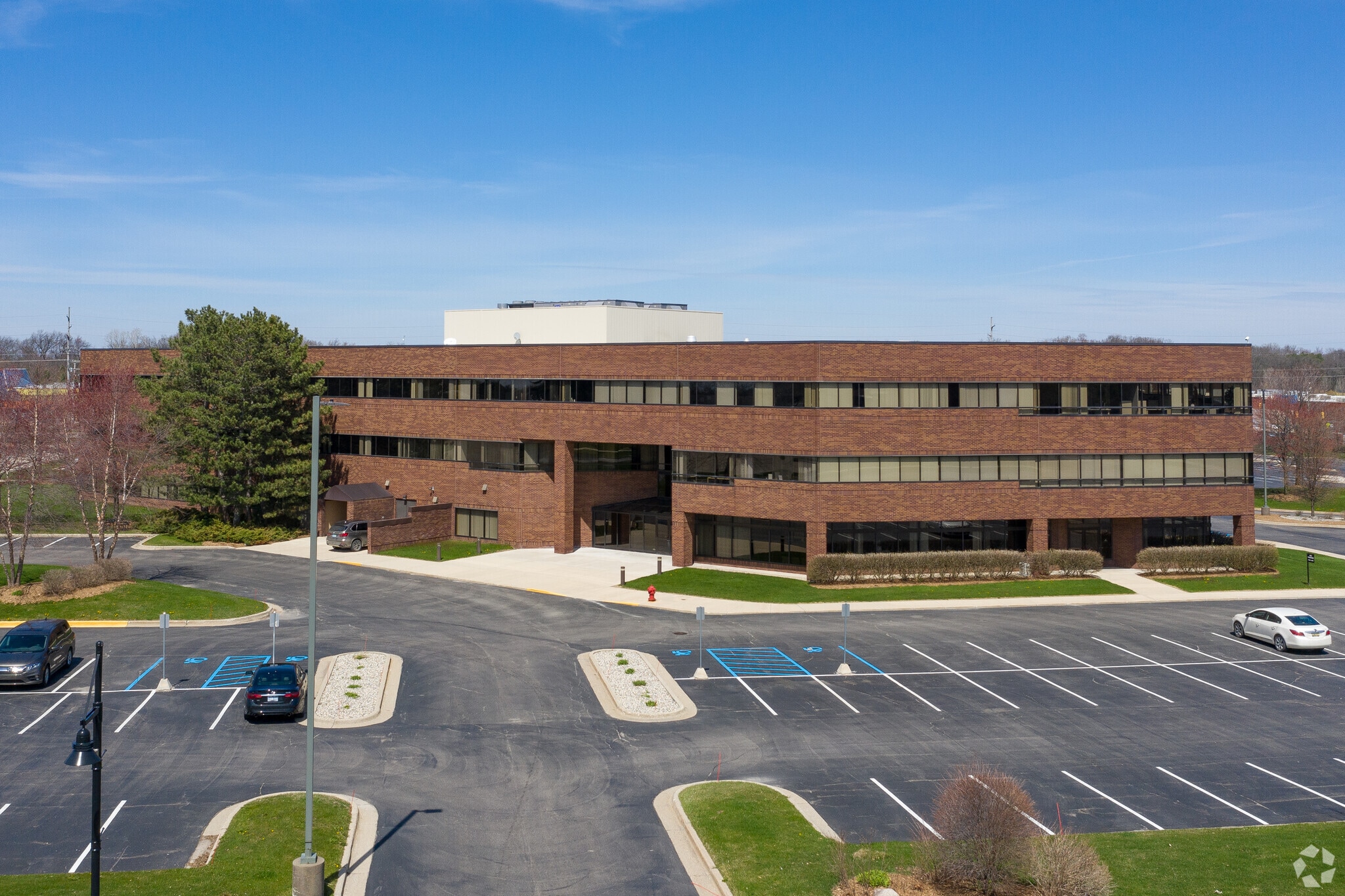 2851 Charlevoix Dr SE, Grand Rapids, MI for Rent