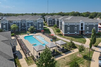 Edwardsville, IL Apartments - 1 Campus Edge Dr