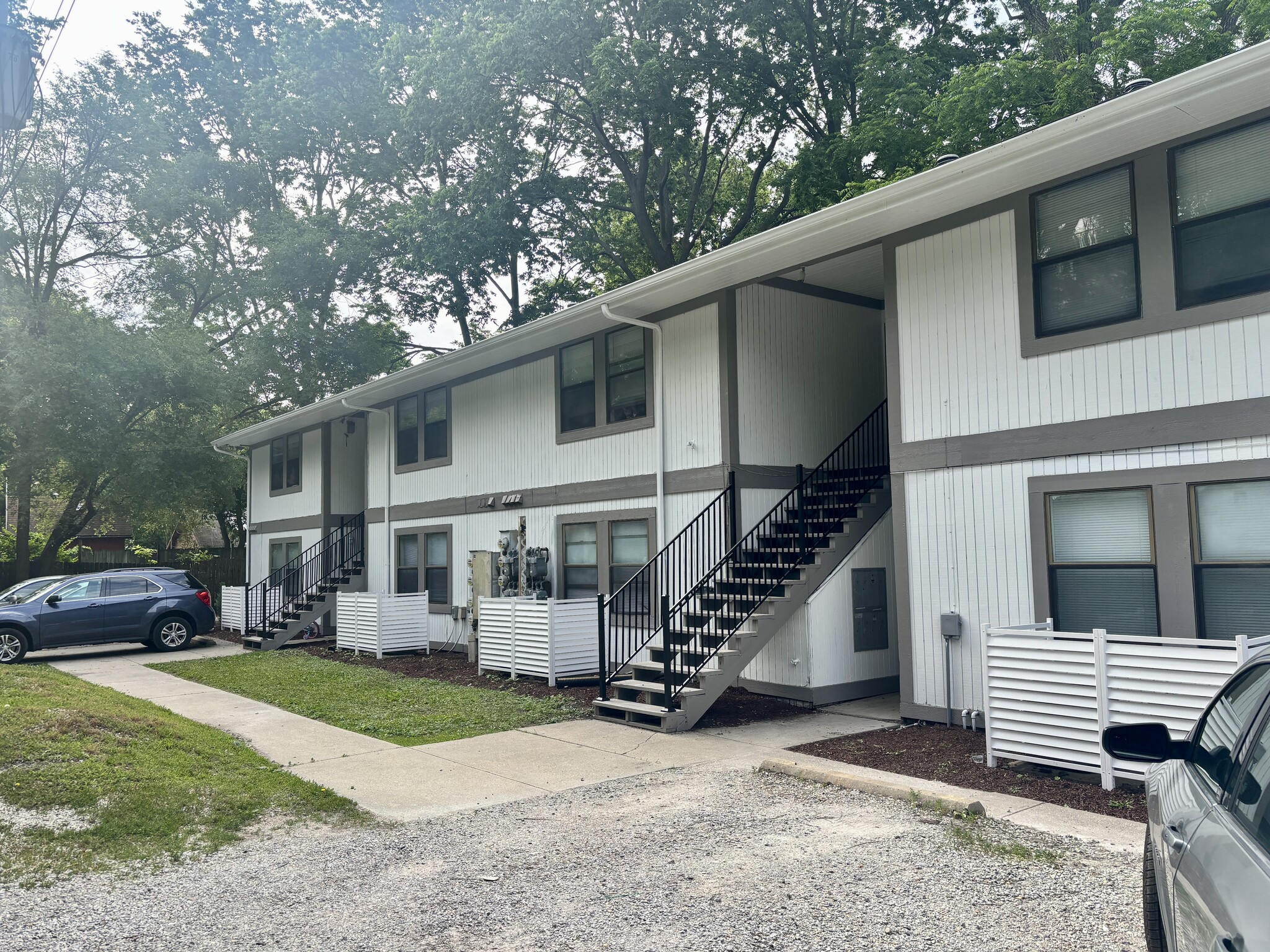 206 S Grove St, Urbana, IL for Sale