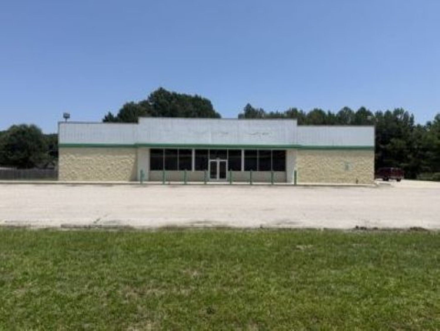 5016 Elm City Rd, Elm City, NC for Sale