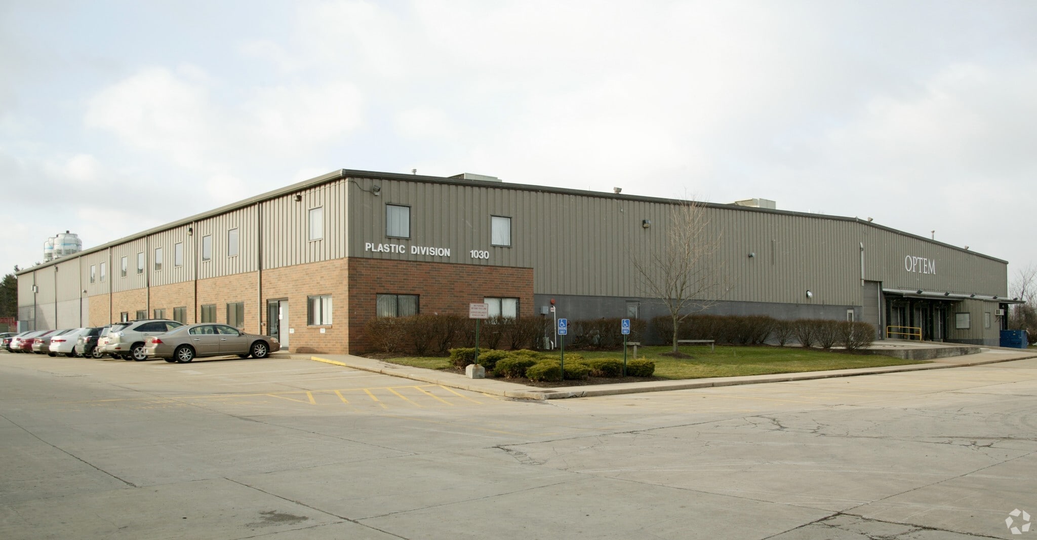 1030 W Smith Rd, Medina, OH for Sale