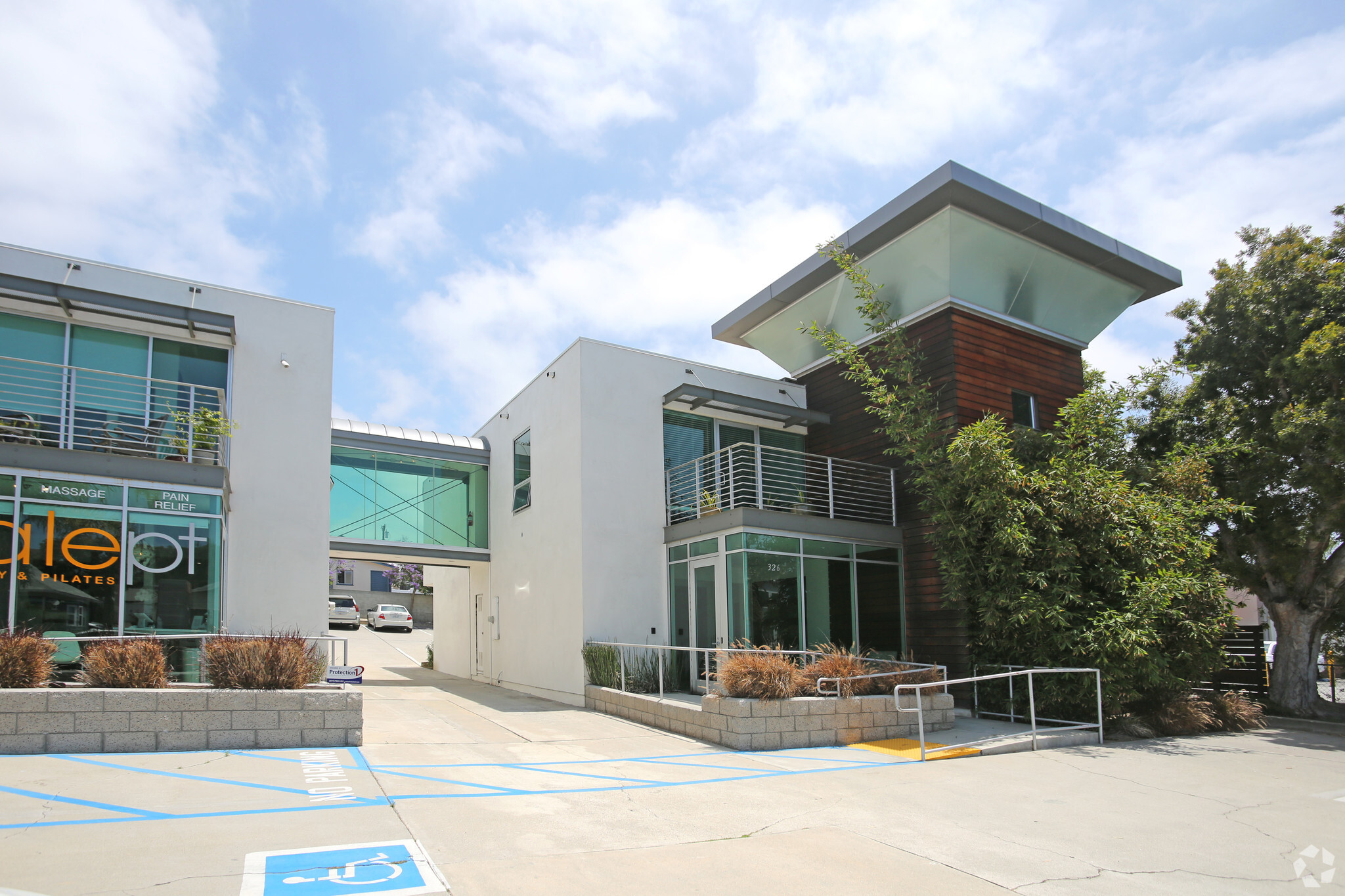 326 S Pacific Coast Hwy, Redondo Beach, CA for Rent
