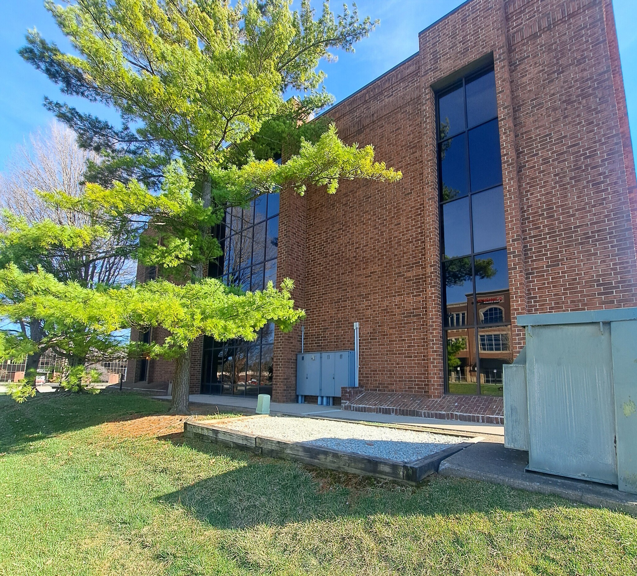 9302 N Meridian St, Indianapolis, IN for Rent