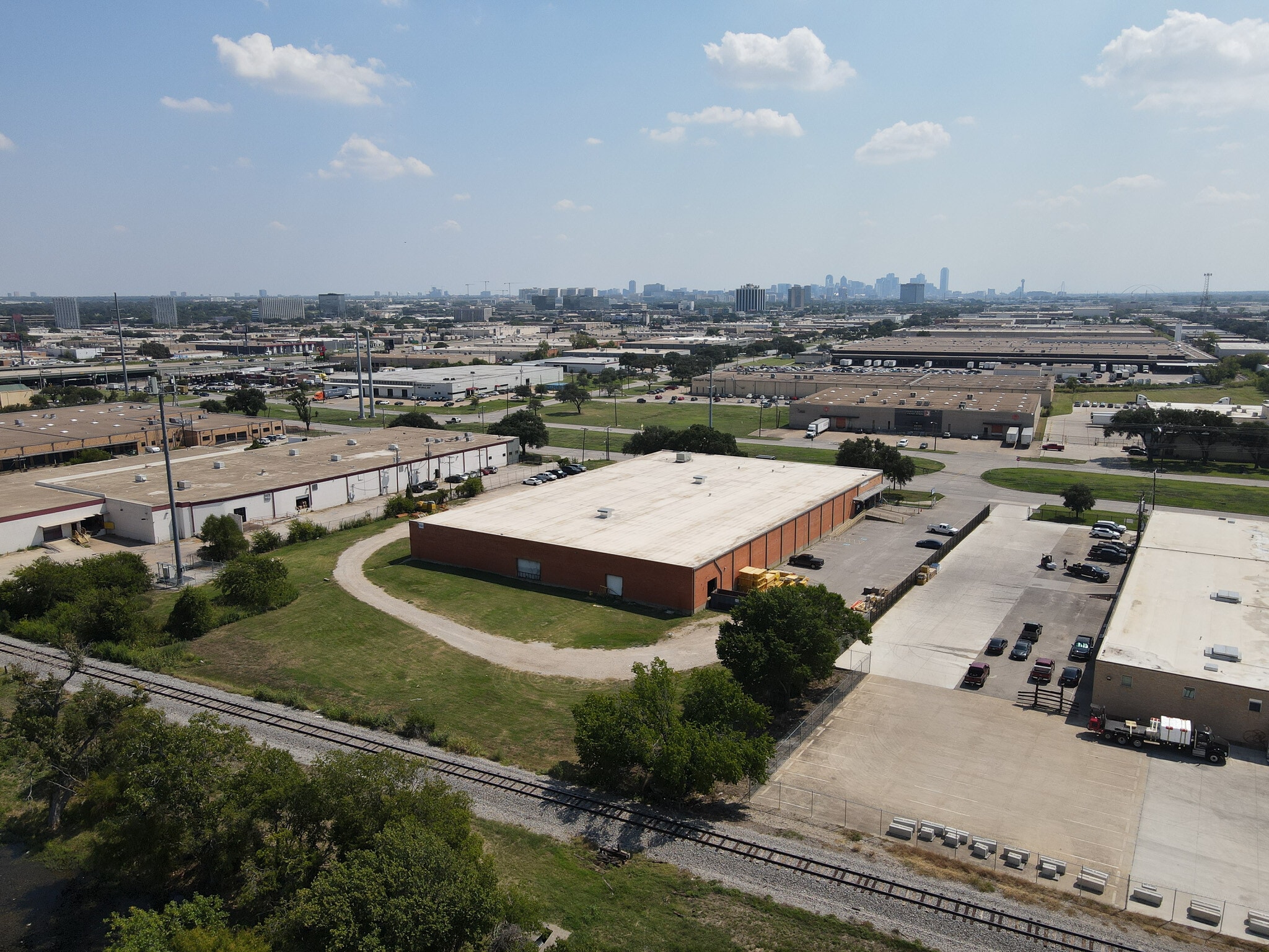 909 Regal Row, Dallas, TX for Rent