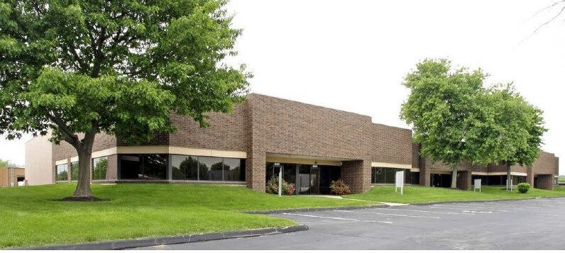 13720-13762 Shoreline Dr, Earth City, MO for Rent