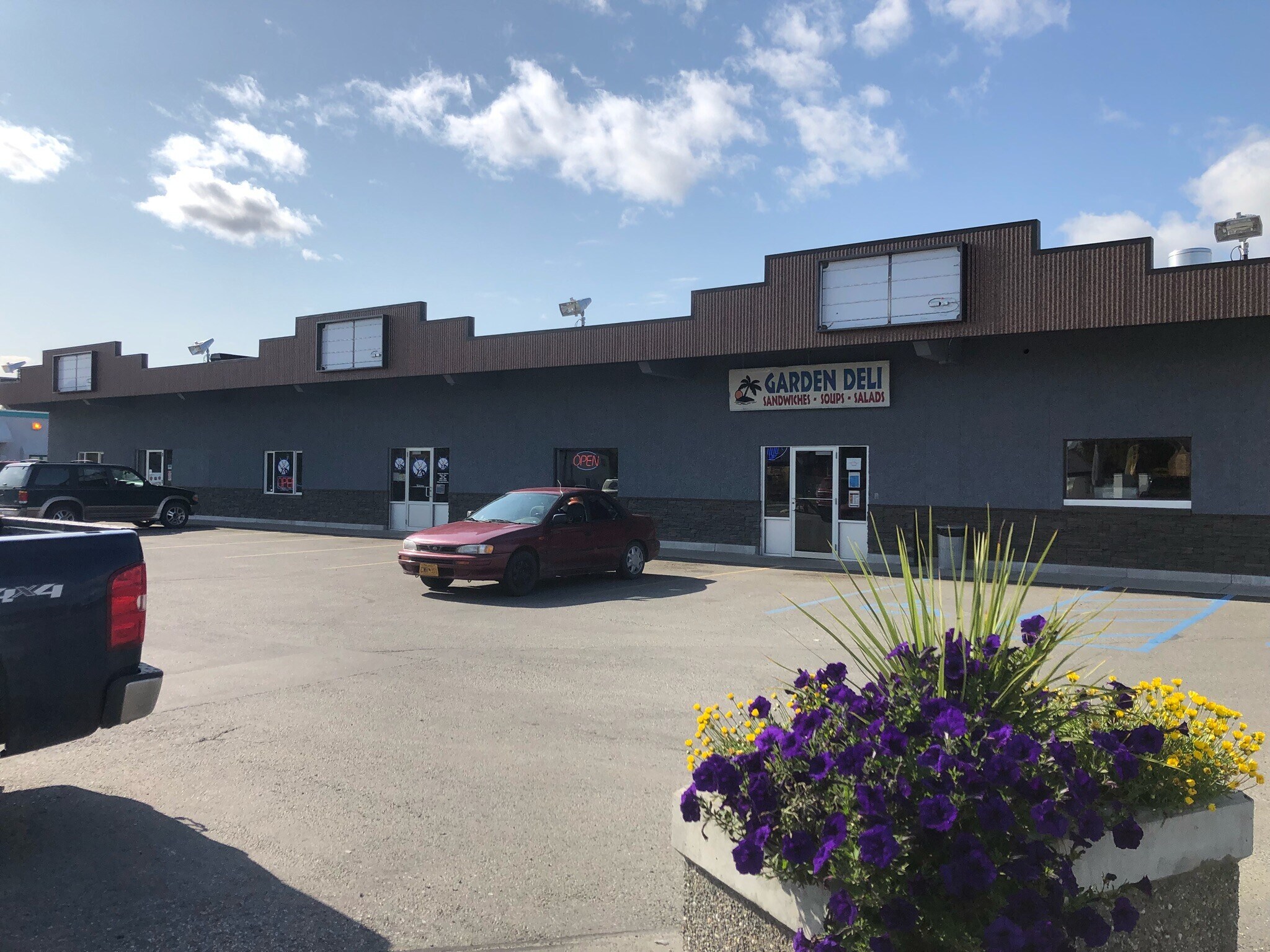 246 Illinois St Fairbanks, AK 99701 Retail Property for Lease on