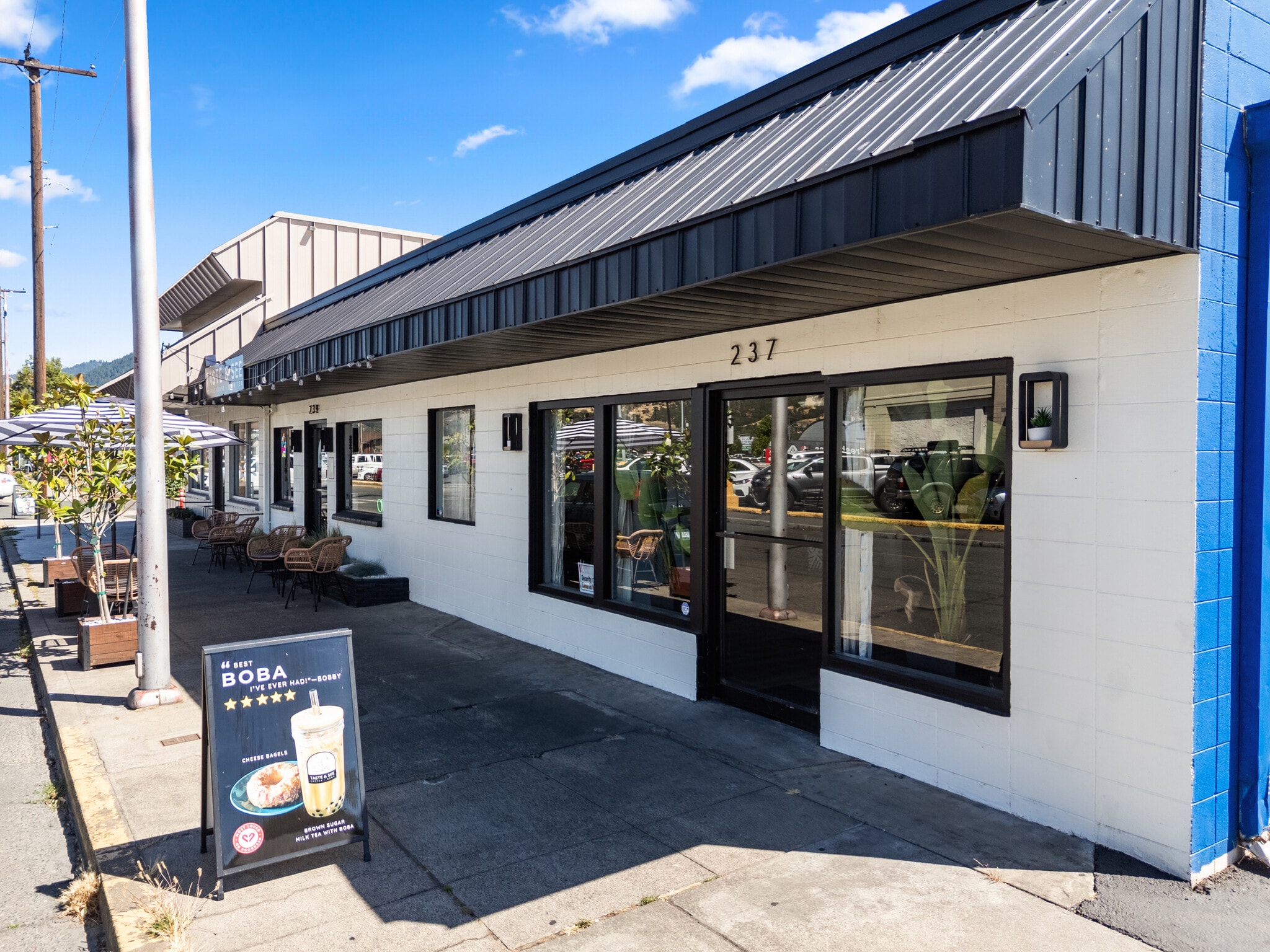 237 SE G St, Grants Pass, OR for Sale