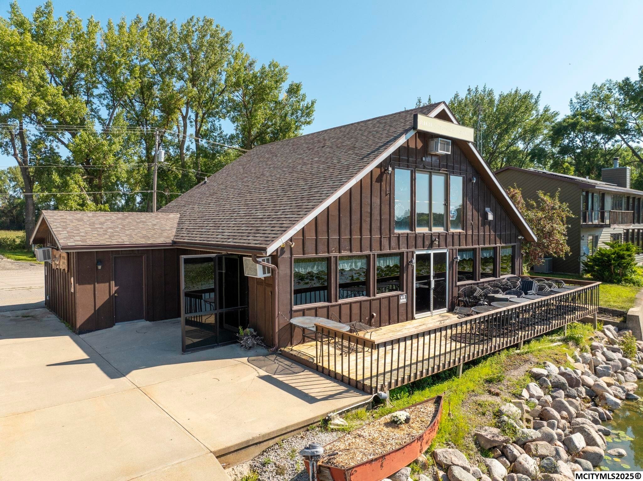 702 E Lake St, Ventura, IA for Sale