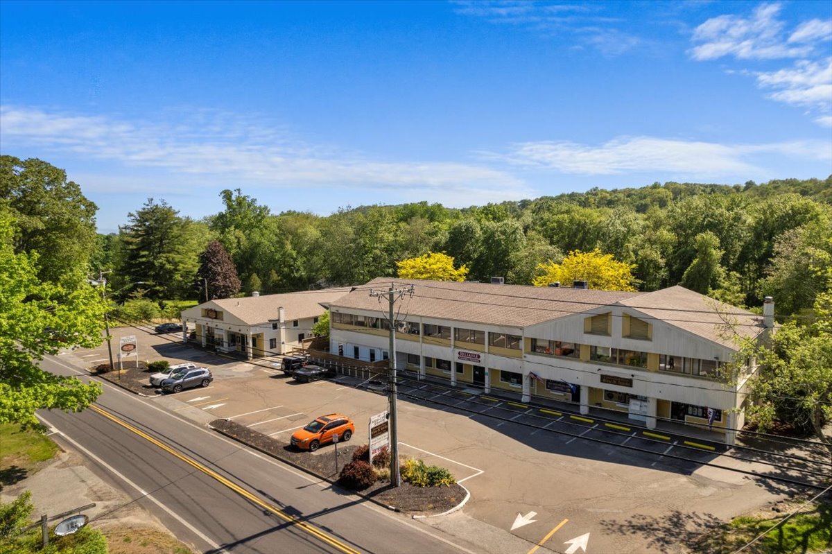 189-191 Middlesex Ave, Chester, CT for Sale