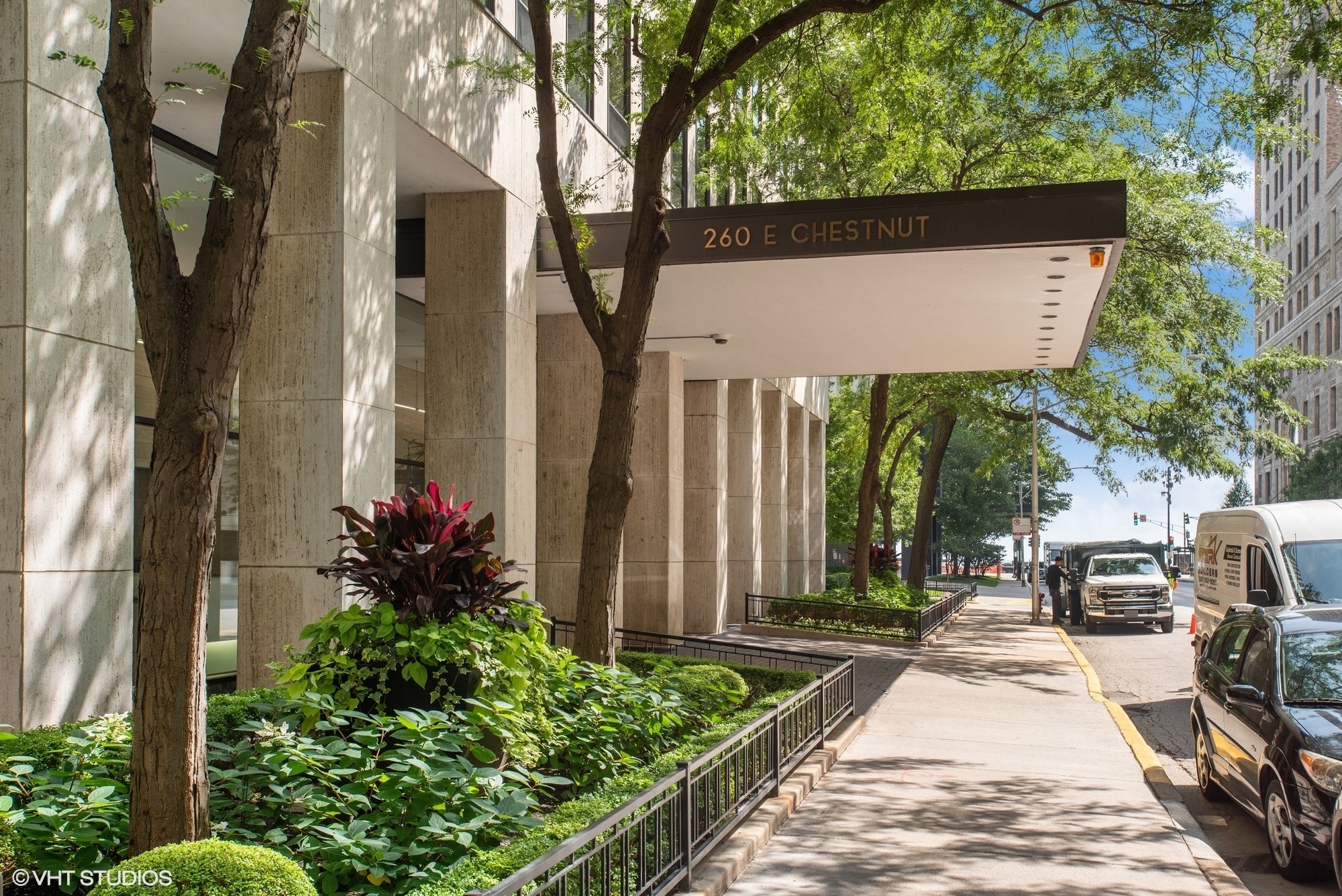 260 E Chestnut St, Chicago, IL for Sale