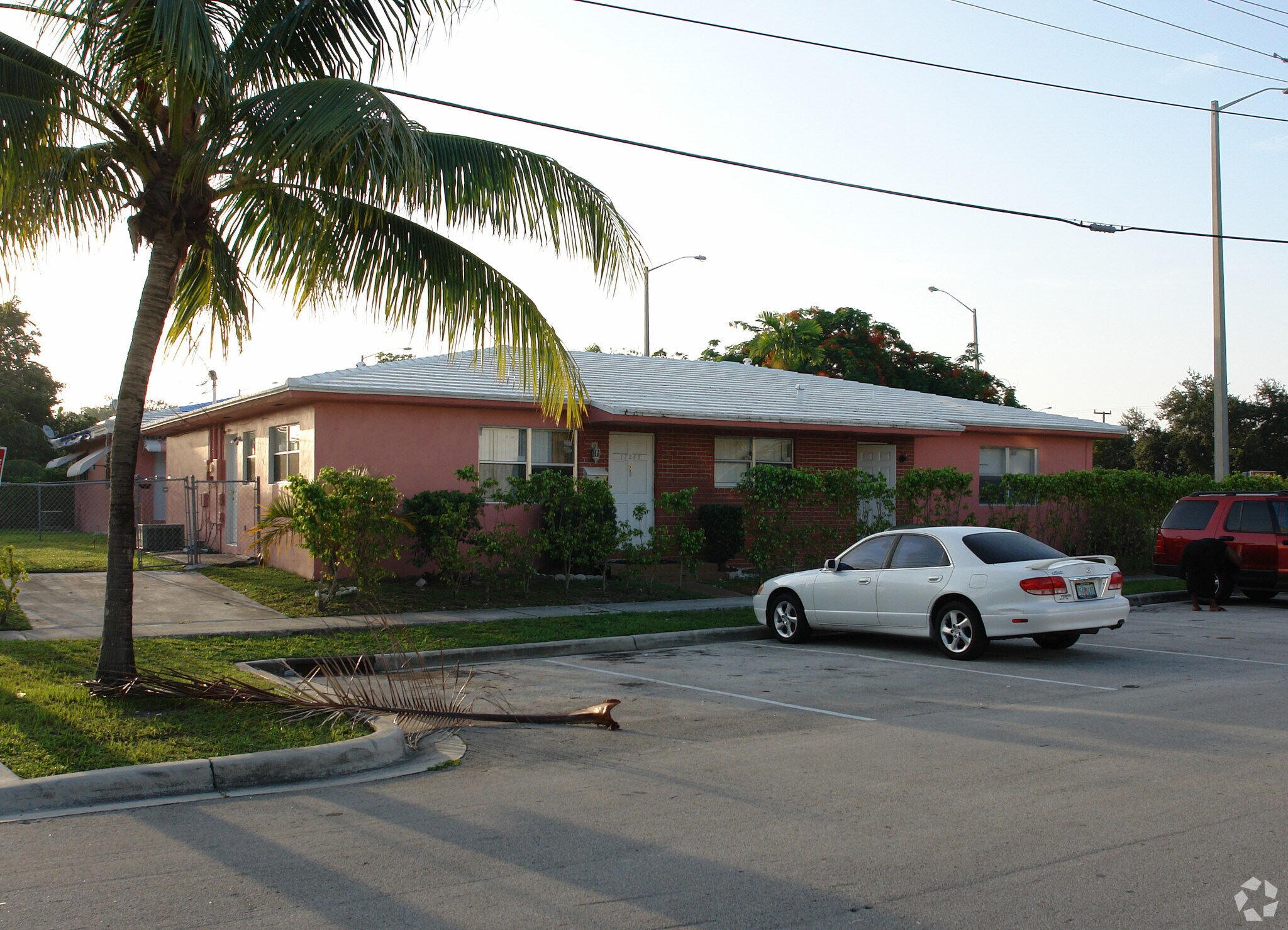 17425 20th Ave Miami, FL 33162 MultiFamily Property for Lease on