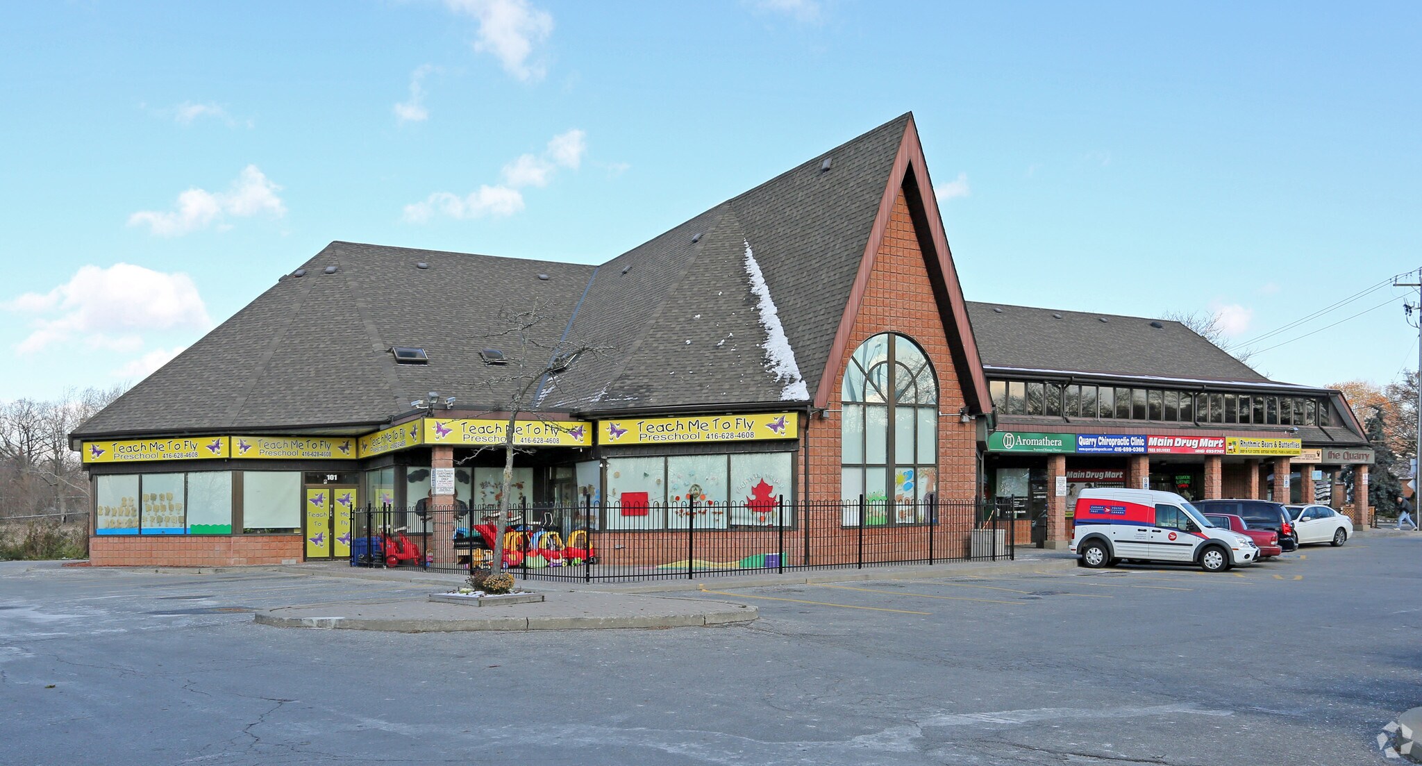 2560 Gerrard St E, Toronto, ON for Rent