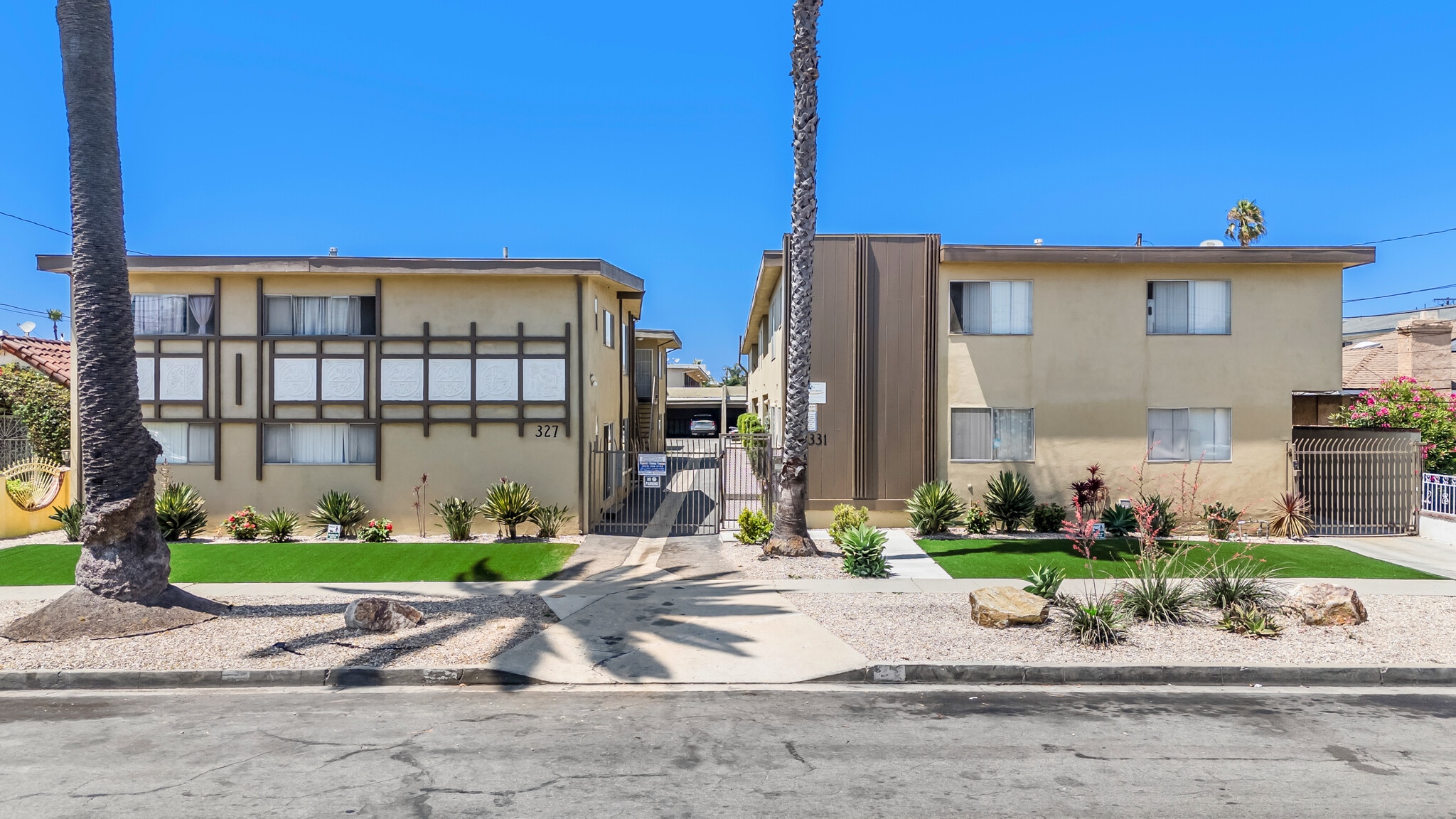 327 Stepney St, Inglewood, CA for Sale